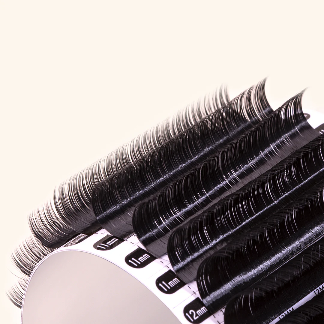 Mega Volume Chelsea Lashes 0.04 - Image 7