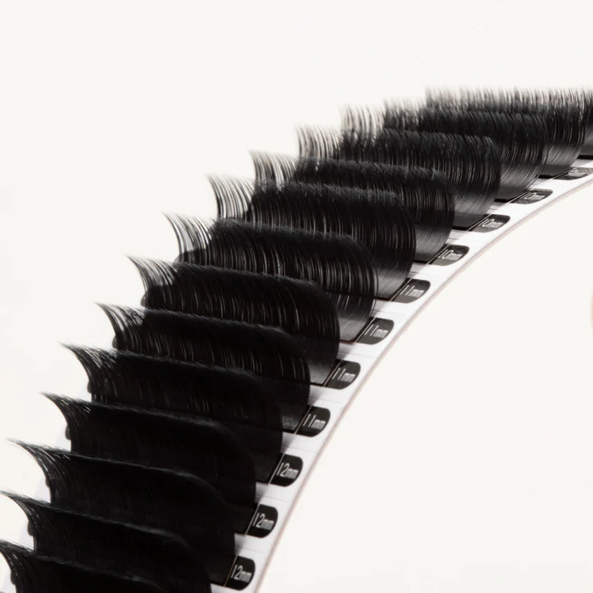 Mega Volume Mayfair Lashes 0.03 - Image 3